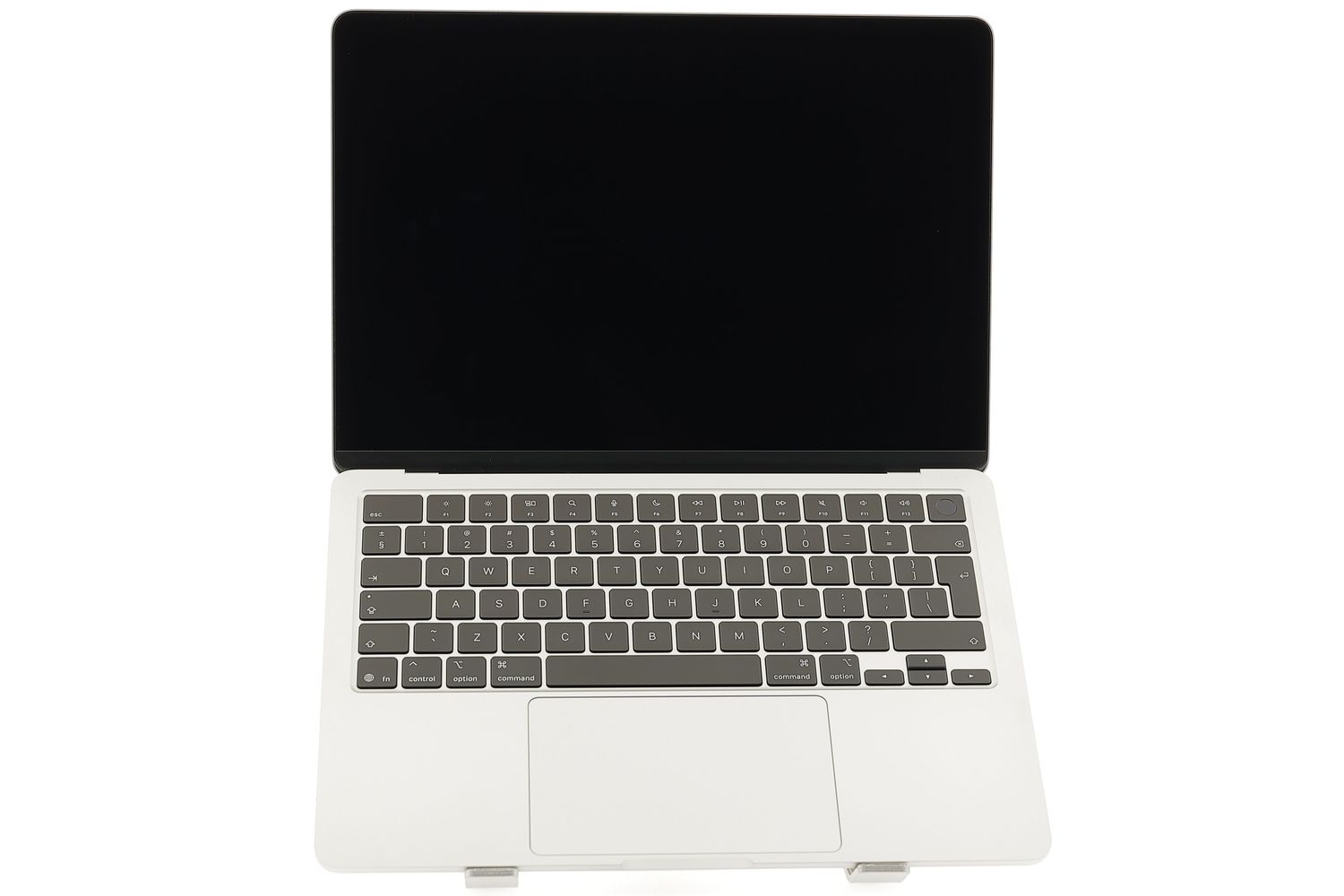 Apple MacBook Air 13″ 2025, M4 10 Cores, 16 GB, 10 core GPU 512 GB Silver - Nagyon jó