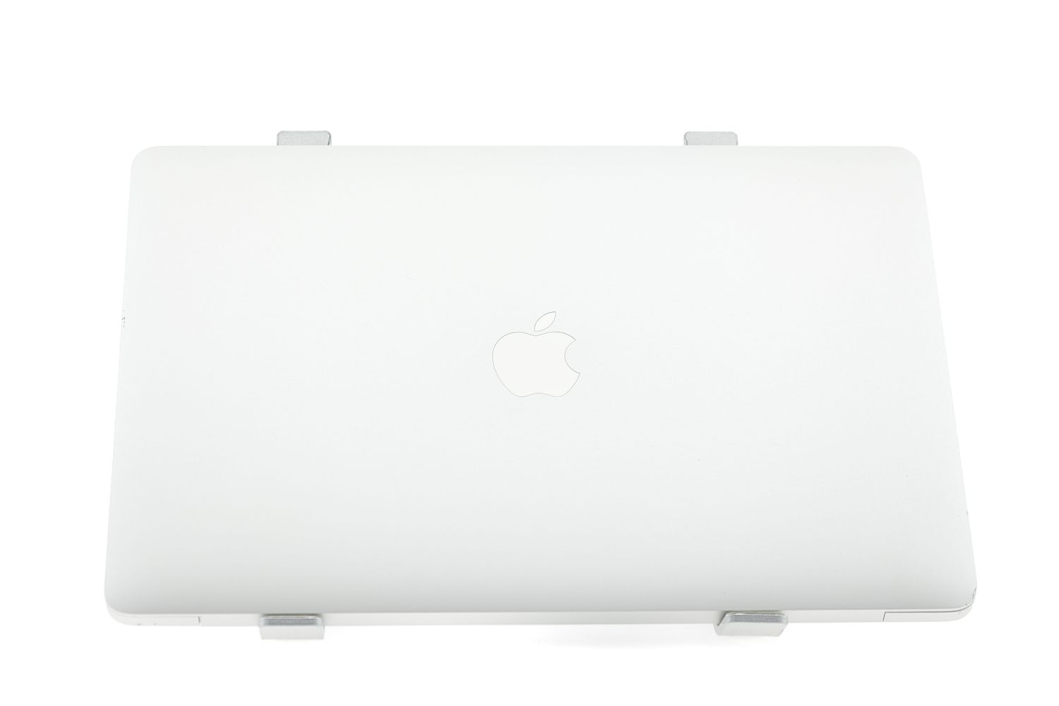 Apple MacBook Air 13″ 2020, i3 1.1 GHz, 8 GB, Intel Iris Plus 256 GB Silver - Добро