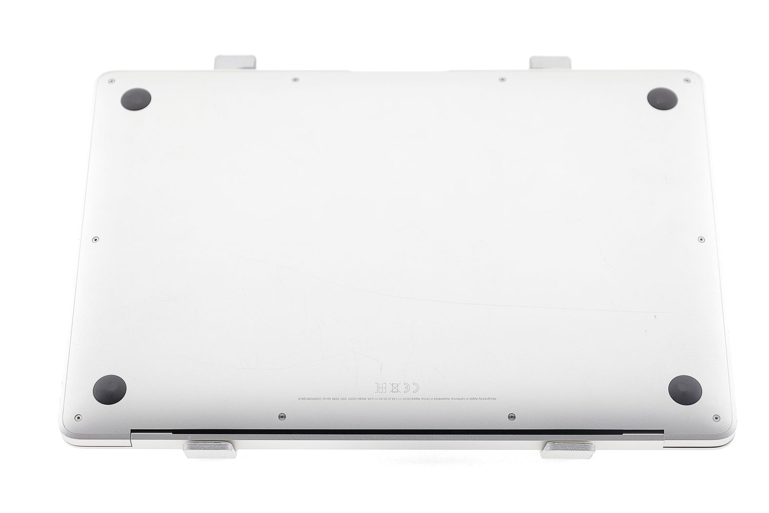 Apple MacBook Air 13″ 2020, M1 8 Cores, 8 GB, 8 core GPU 512 GB Silver - Много добро