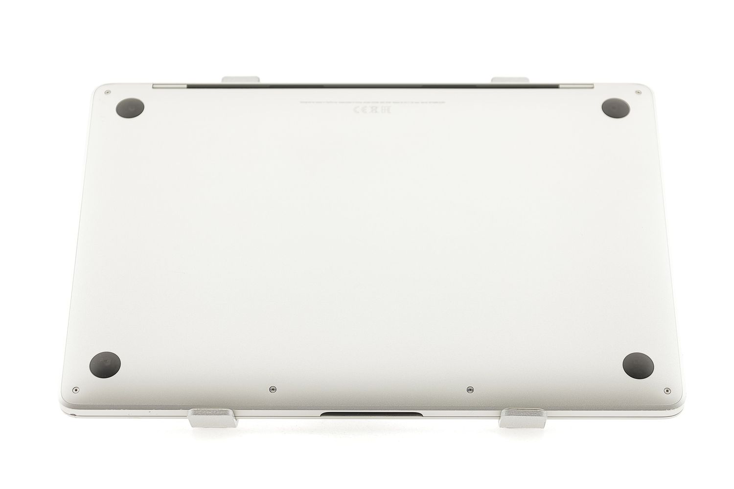 Apple MacBook Pro 13″ 2022, M2 8 Cores, 8 GB, 10 core GPU 256 GB Silver - Много добро