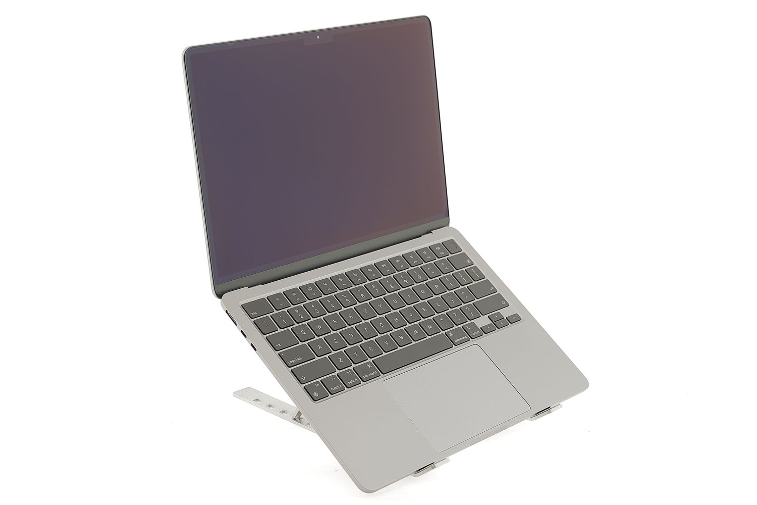 Apple MacBook Air 13″ 2022, M2 8 Cores, 8 GB, 8 core GPU 256 GB Space Gray - Nagyon jó