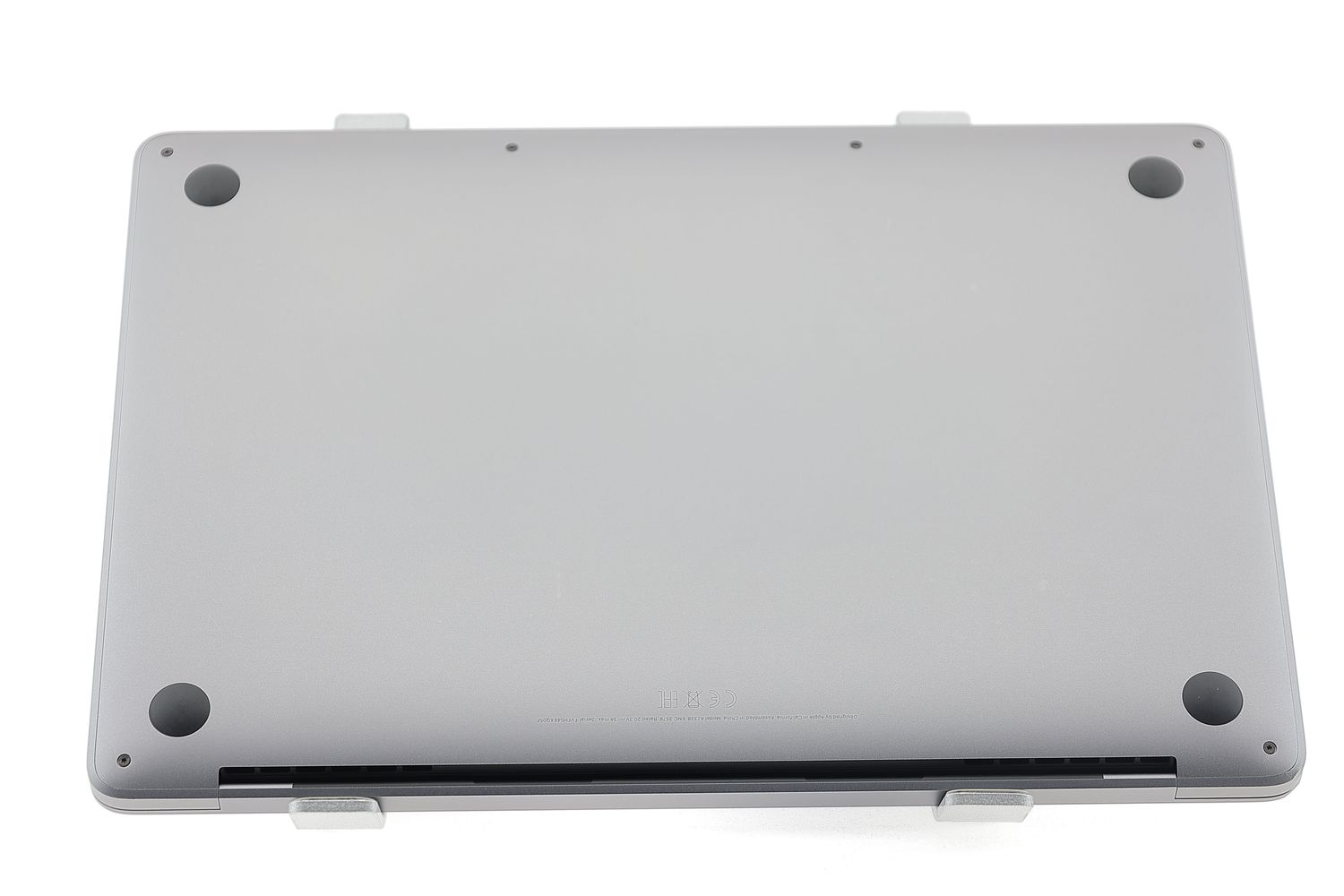Apple MacBook Pro 13″ 2020, M1 8 Cores, 8 GB, 8 core GPU 512 GB Space Gray - Много добро