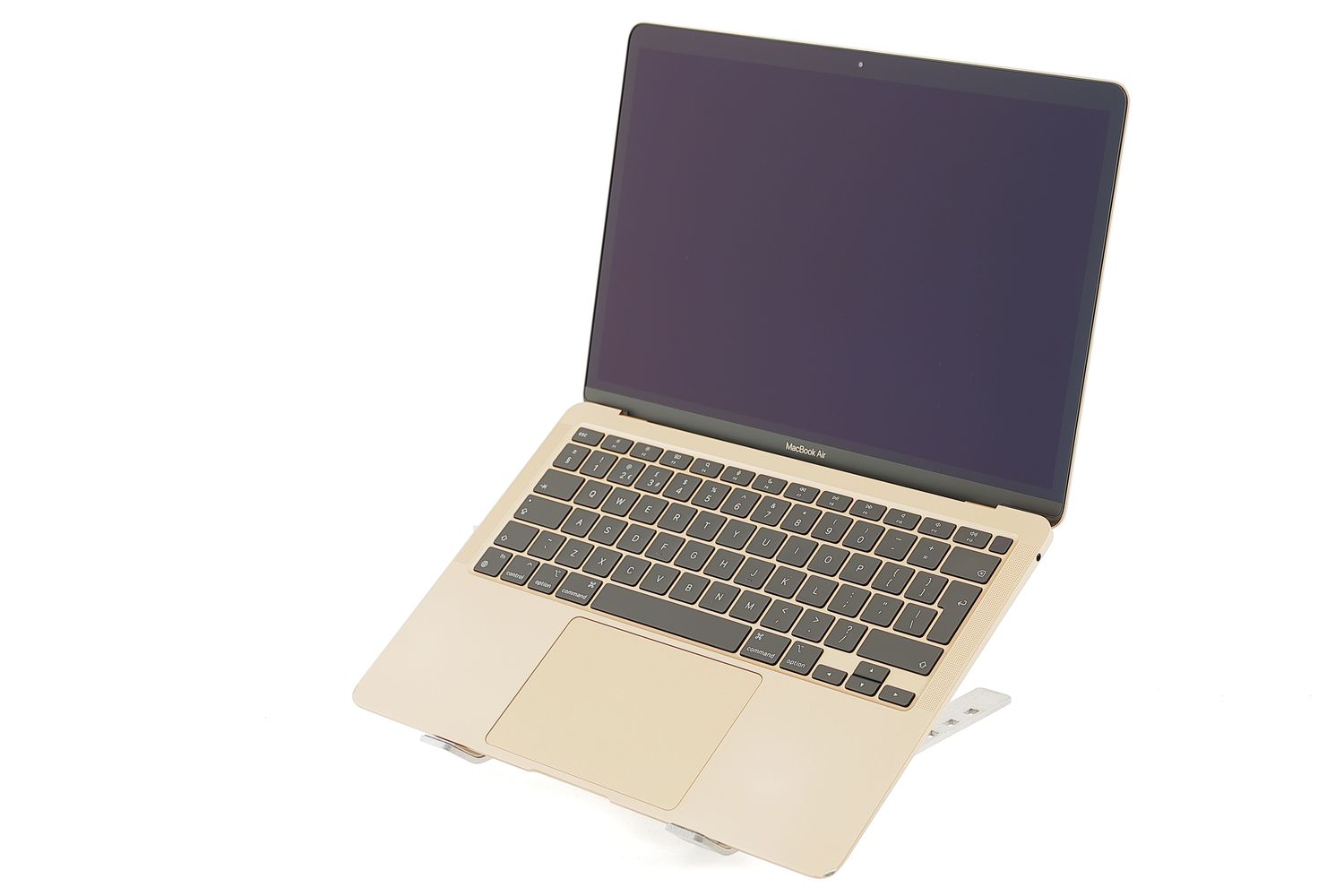 Apple MacBook Air 13″ 2020, M1 8 Cores, 8 GB, 7 core GPU 256 GB Gold - Foarte bun