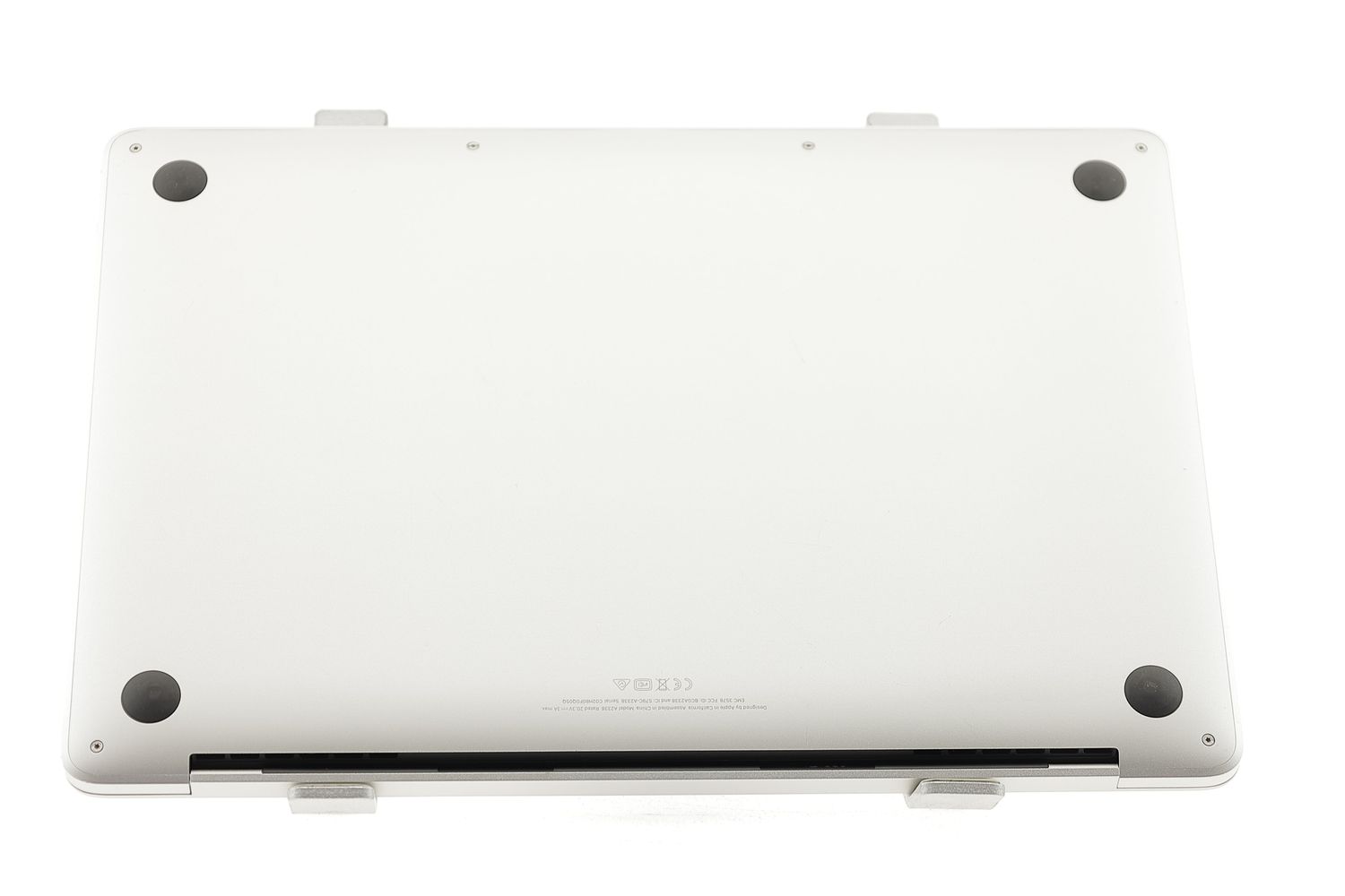 Apple MacBook Pro 13″ 2020, M1 8 Cores, 16 GB, 8 core GPU 256 GB Silver - Отлично