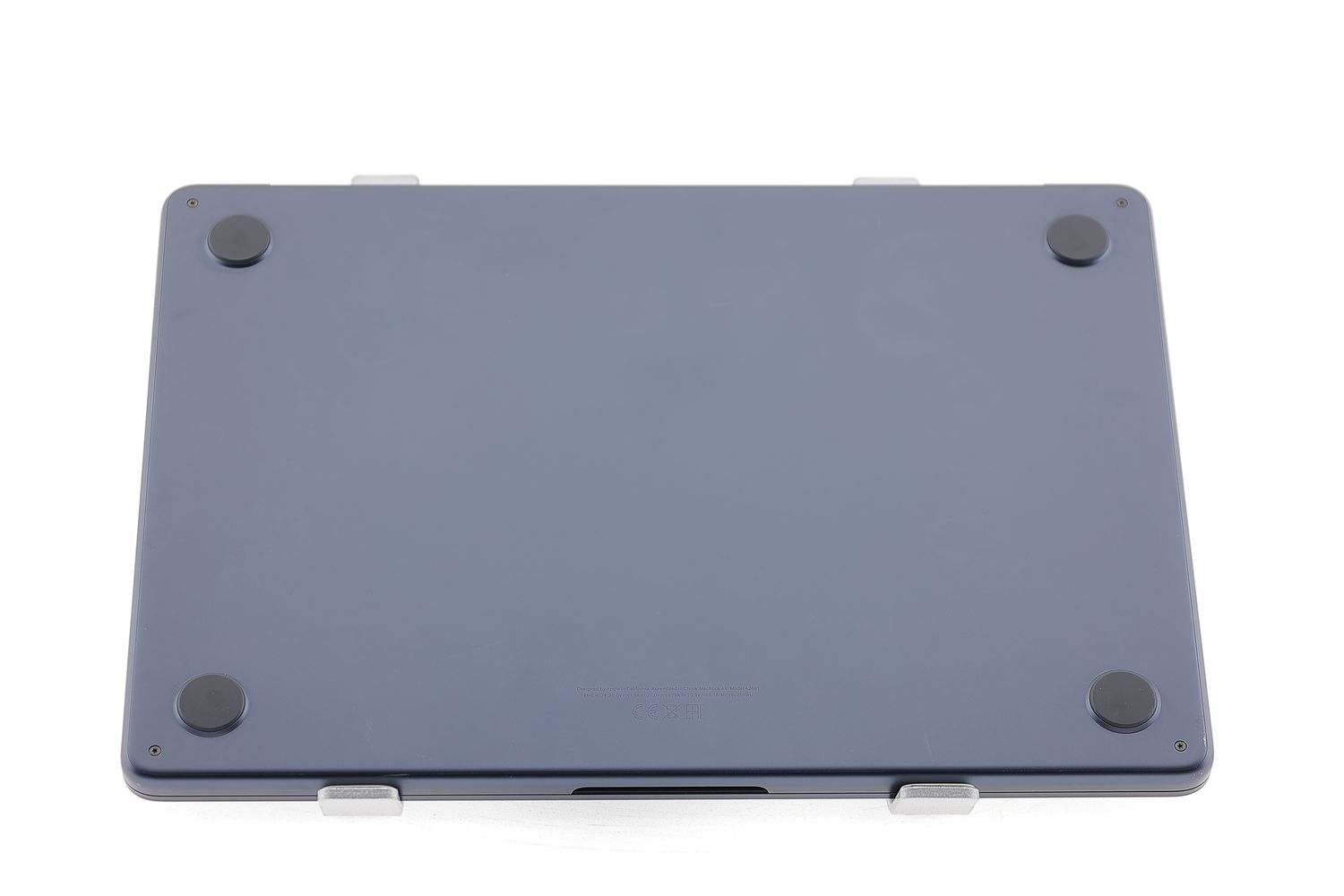 Apple MacBook Air 13″ 2022, M2 8 Cores, 8 GB, 8 core GPU 256 GB Midnight