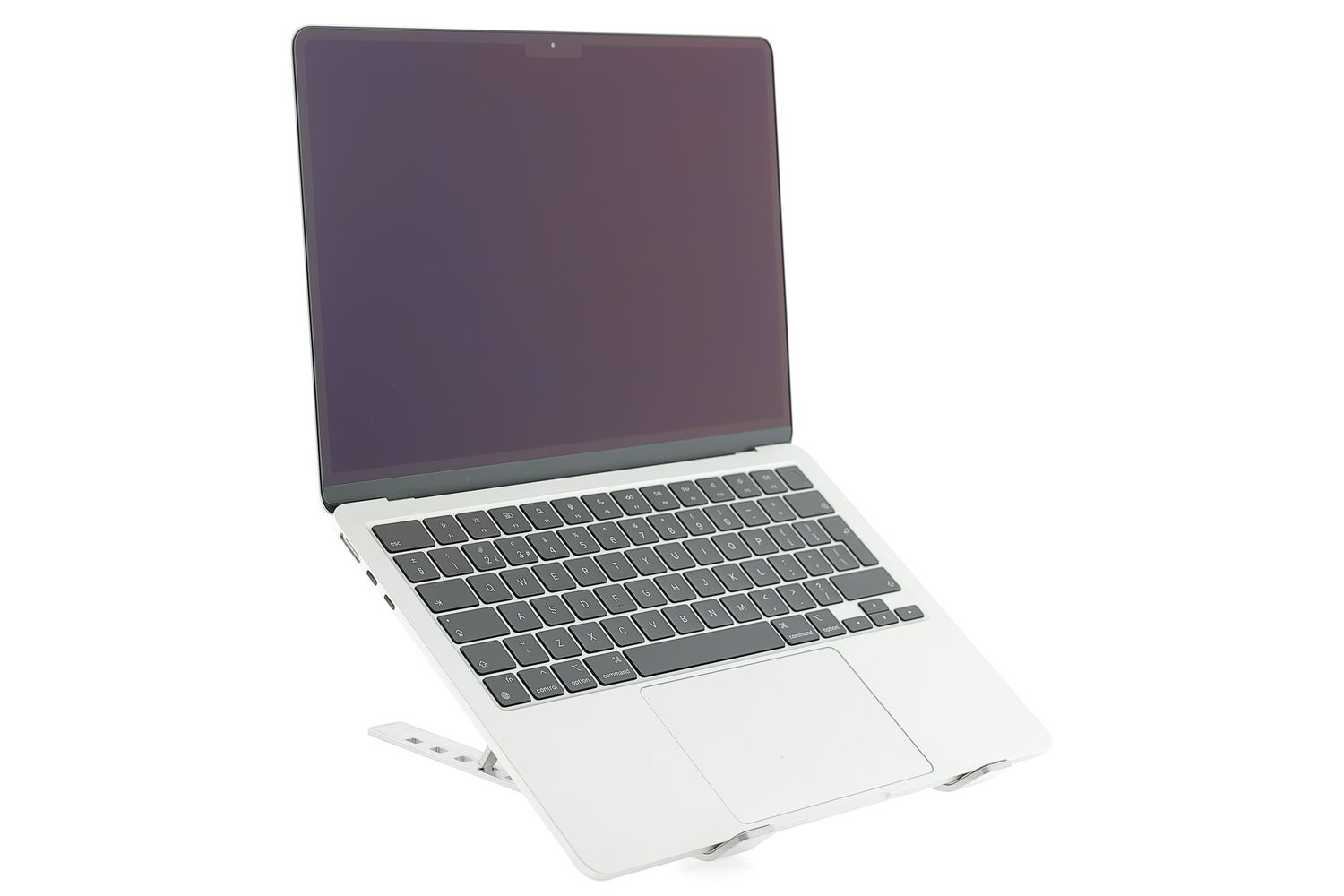 Apple MacBook Air 13″ 2024, M3 8 Cores, 8 GB, 8 core GPU 256 GB Silver - Kiváló