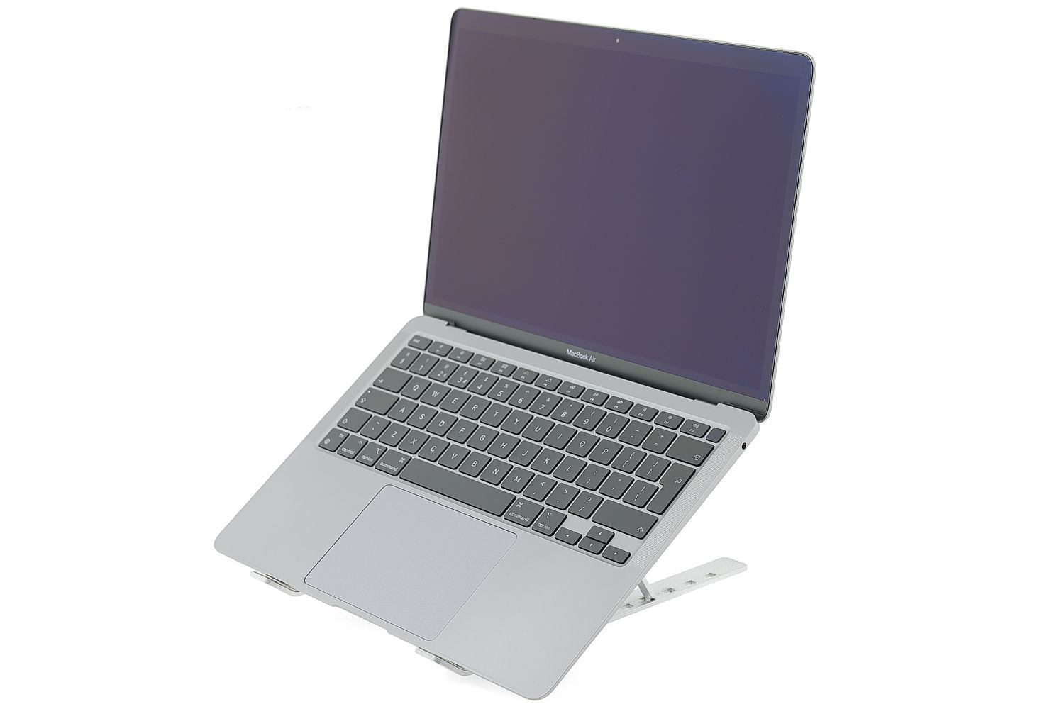 Apple MacBook Air 13″ 2020, i3 1.1 GHz, 8 GB, Intel Iris Plus 256 GB Space Gray - Excelent