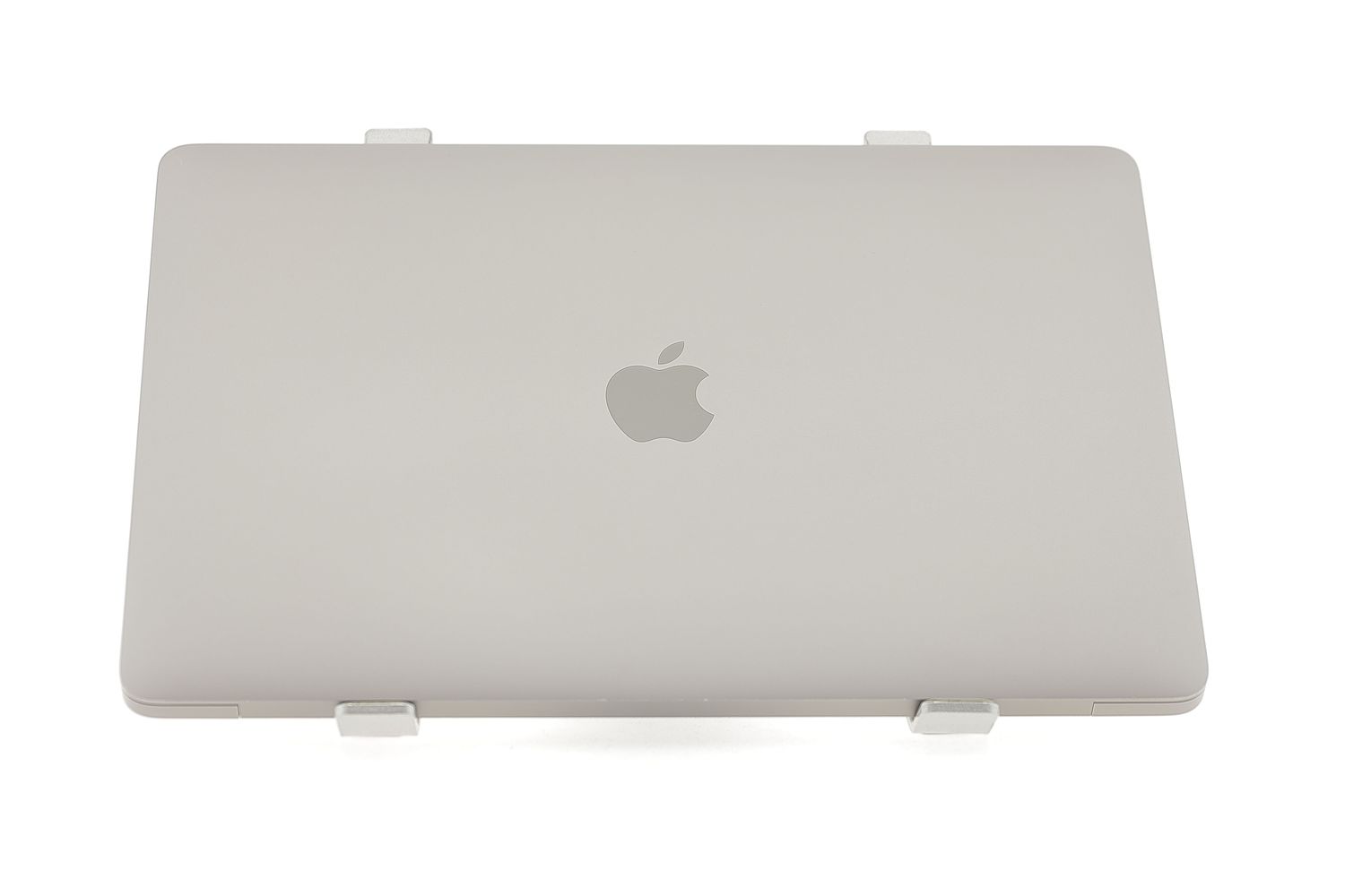 Apple MacBook Air 13″ 2020, i5 1.1 GHz, 8 GB, Intel Iris Plus 256 GB Space Gray - Отлично