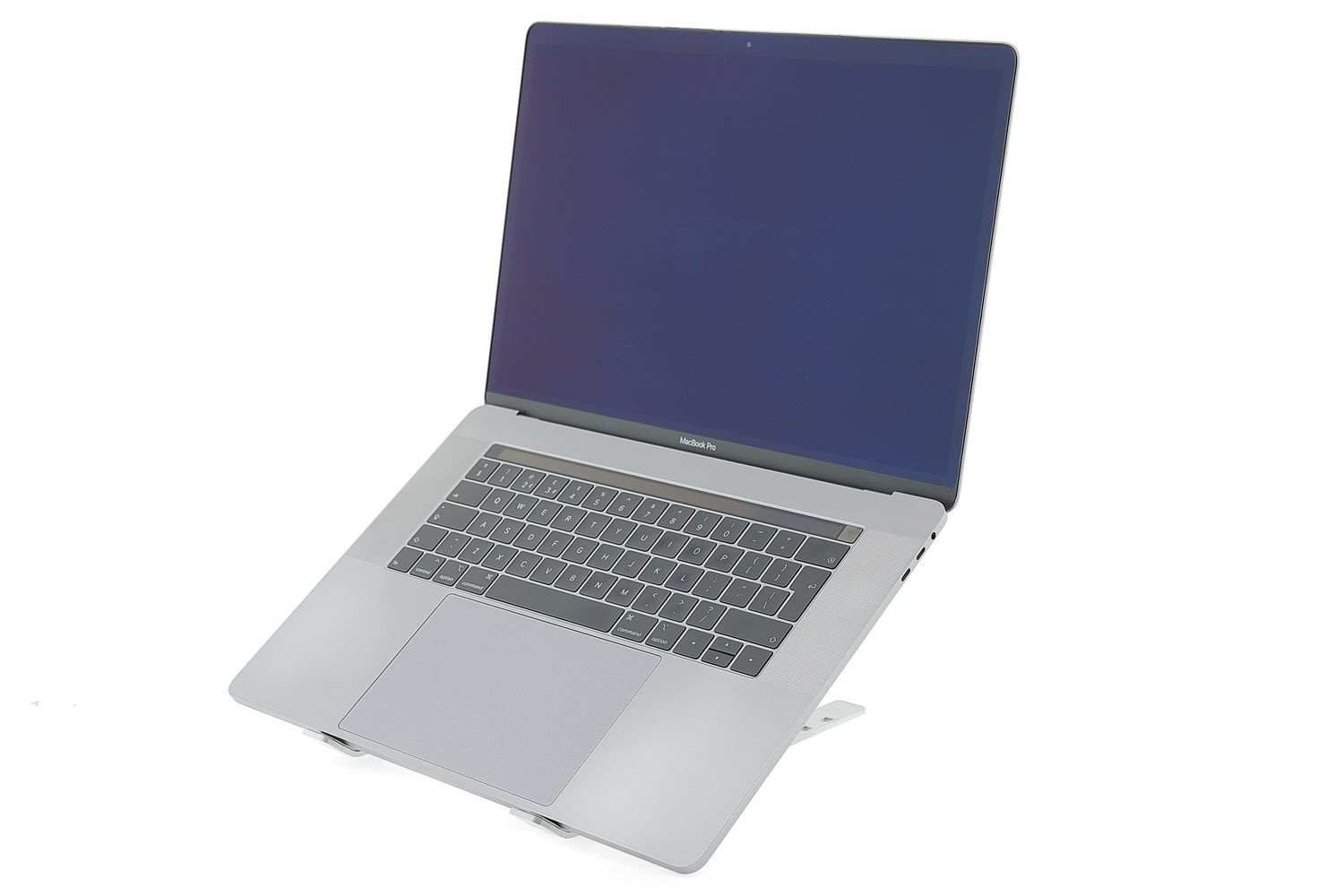 Apple MacBook Pro 15″ Touch Bar 2018, i7 2.6 GHz, 16 GB, AMD Radeon Pro 560X 512 GB Space Gray - Като нов