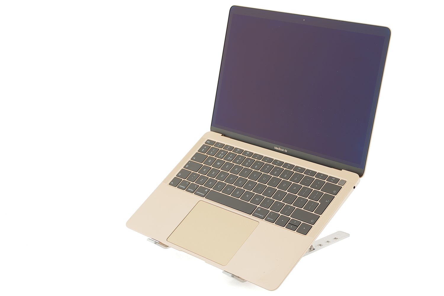 Apple MacBook Air 13″ 2019, i5 1.6 GHz, 8 GB, Intel UHD Graphics 617 128 GB Gold - Много добро