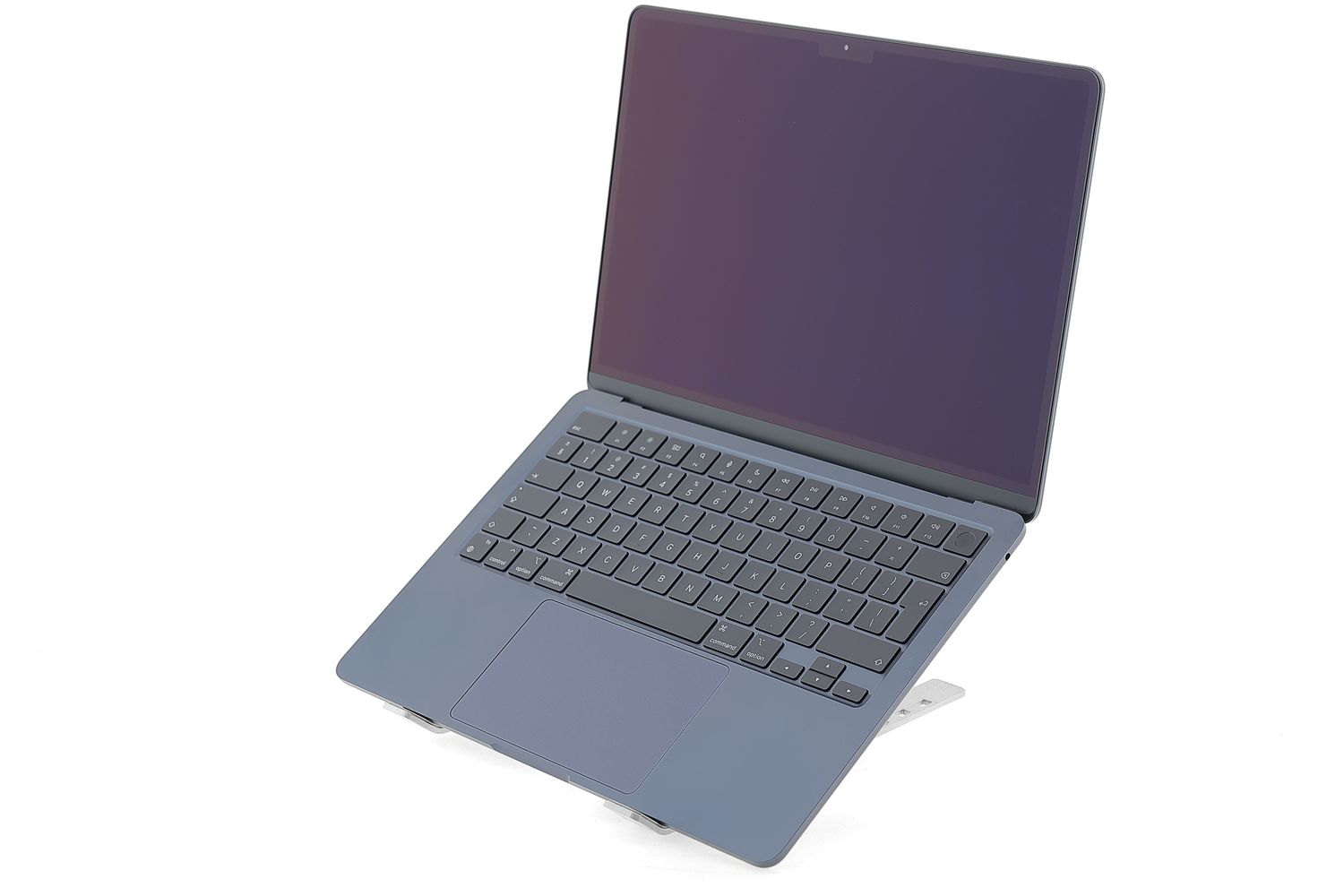Apple MacBook Air 13″ 2024, M3 8 Cores, 8 GB, 8 core GPU 256 GB Midnight - Újszerű