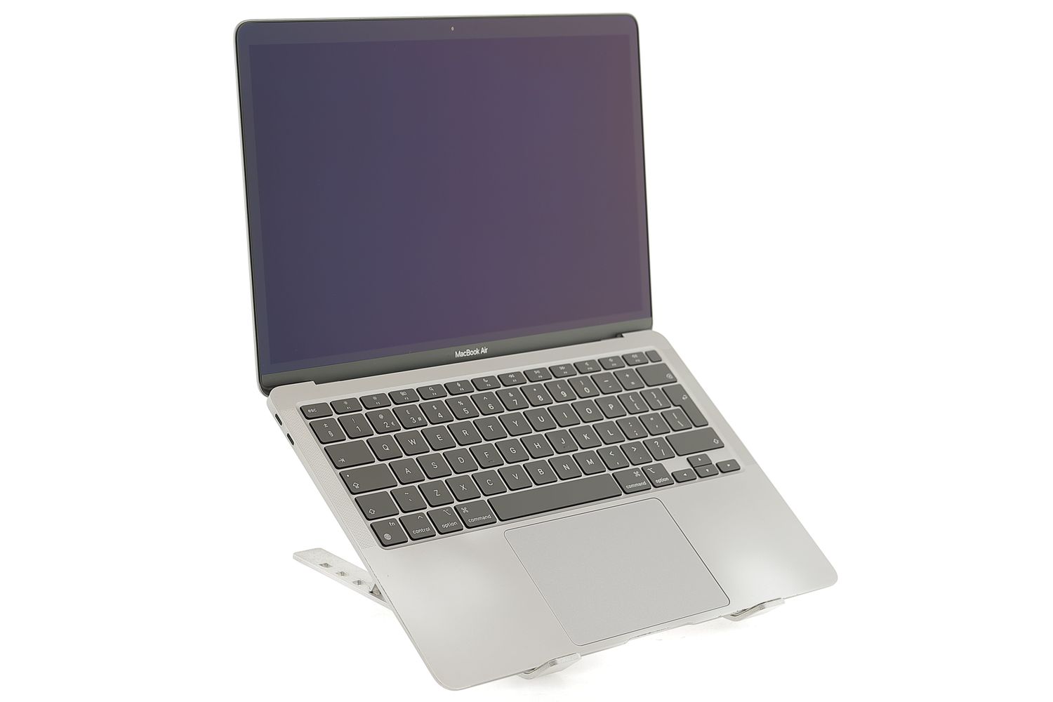 Apple MacBook Air 13″ 2020, i7 1.2 GHz, 8 GB, Intel Iris Plus 256 GB Space Gray - Foarte bun