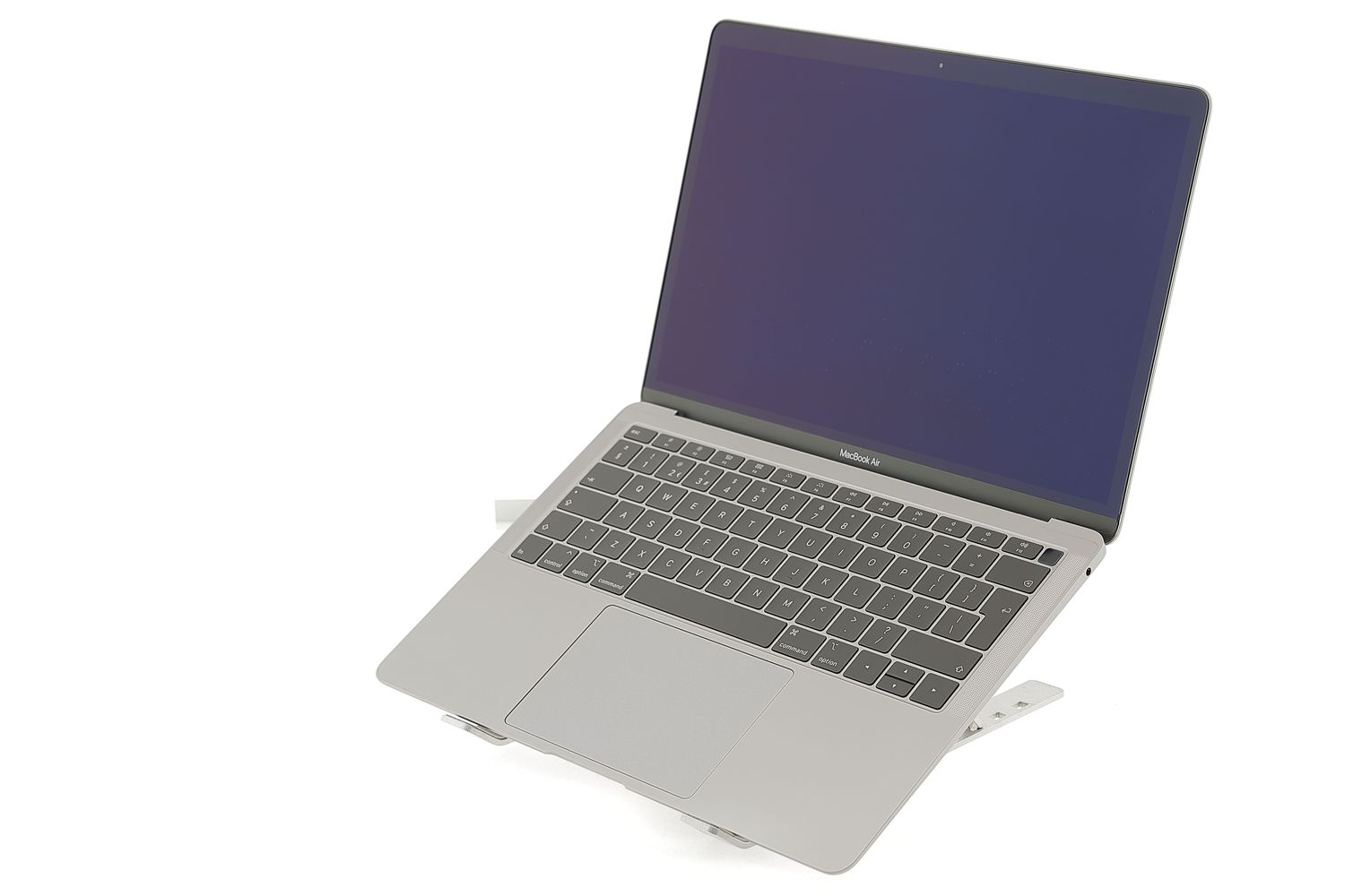 Apple MacBook Air 13″ 2018, i5 1.6 GHz, 8 GB, Intel UHD Graphics 617 128 GB Space Gray - Ca nou