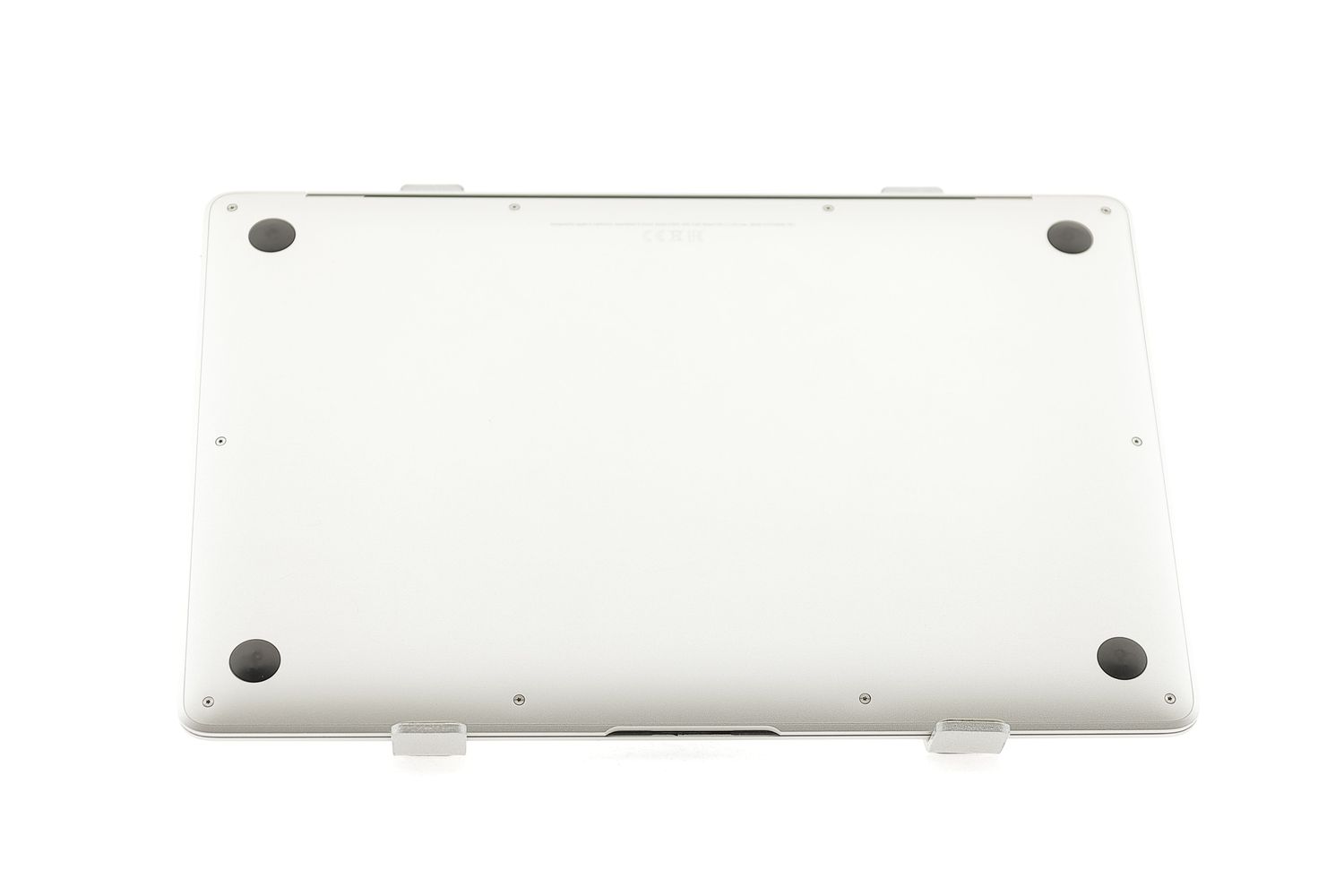 Apple MacBook Air 13″ 2019, i5 1.6 GHz, 8 GB, Intel UHD Graphics 617 128 GB Silver - Много добро