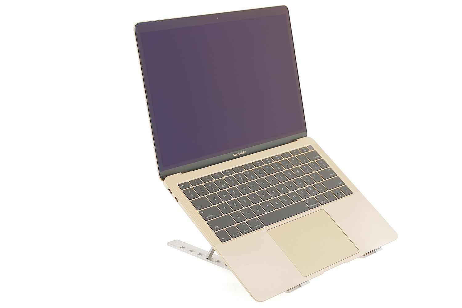 Apple MacBook Air 13″ 2019, i5 1.6 GHz, 8 GB, Intel UHD Graphics 617 128 GB Gold - Като нов