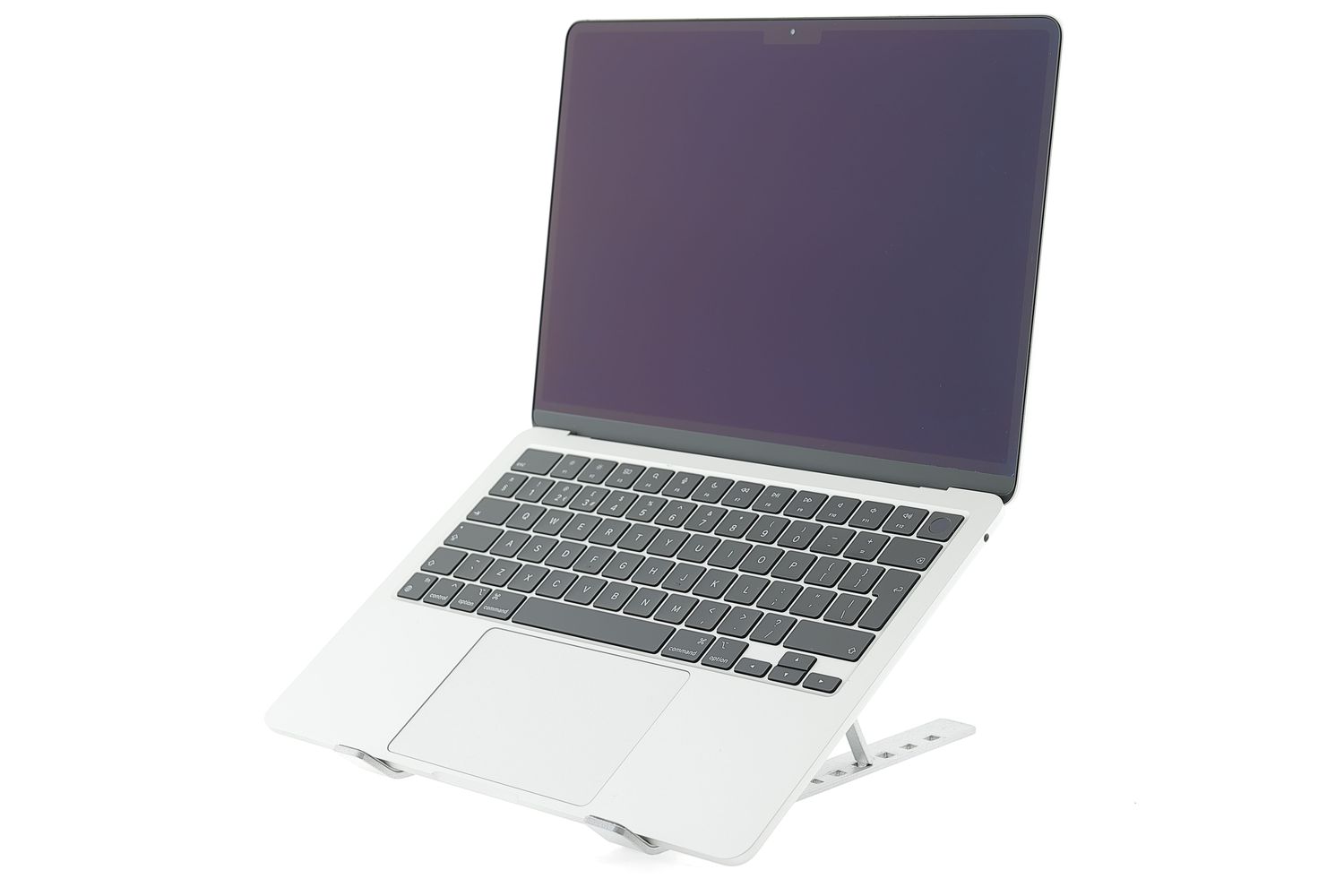 Apple MacBook Air 13″ 2022, M2 8 Cores, 8 GB, 8 core GPU 256 GB Silver - Újszerű