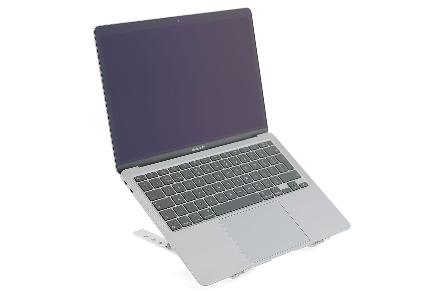 Apple MacBook Air 13″ 2020, i3 1.1 GHz, 16 GB, Intel Iris Plus 512 GB Space Gray - Excelent