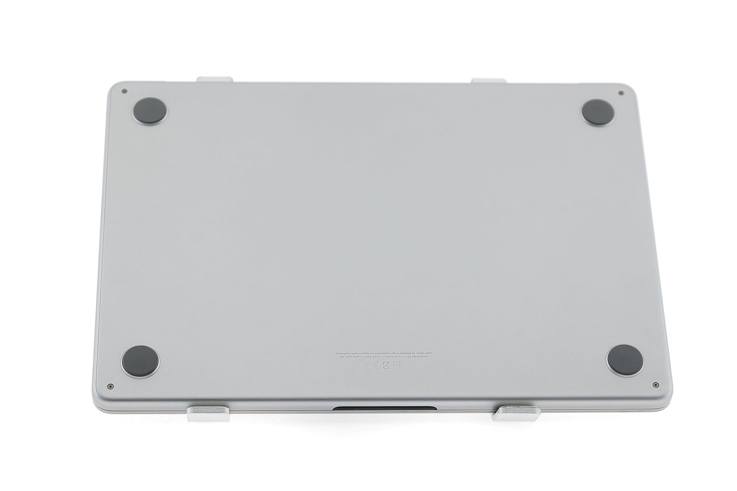 Apple MacBook Air 13″ 2022, M2 8 Cores, 16 GB, 10 core GPU 512 GB Space Gray - Много добро