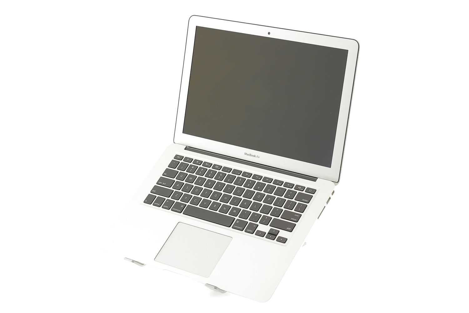 Apple MacBook Air 13″ 2017, i5 1.8 GHz, 8 GB, HD Graphics 6000 128 GB Silver - Много добро