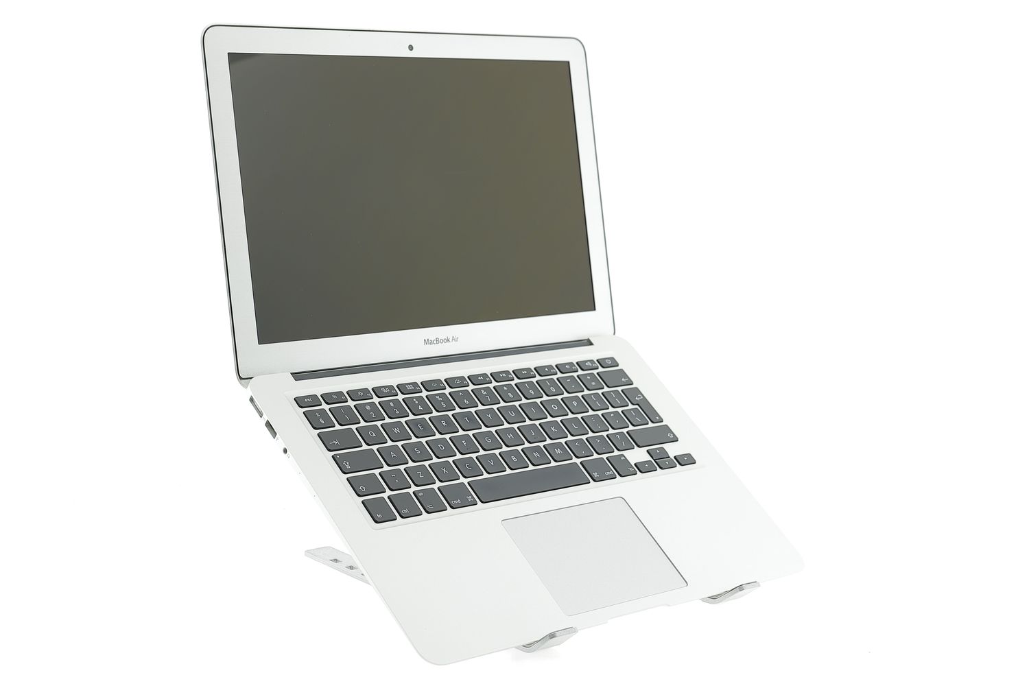 Apple MacBook Air 13″ 2017, i5 1.8 GHz, 8 GB, HD Graphics 6000 128 GB Silver - Kiváló