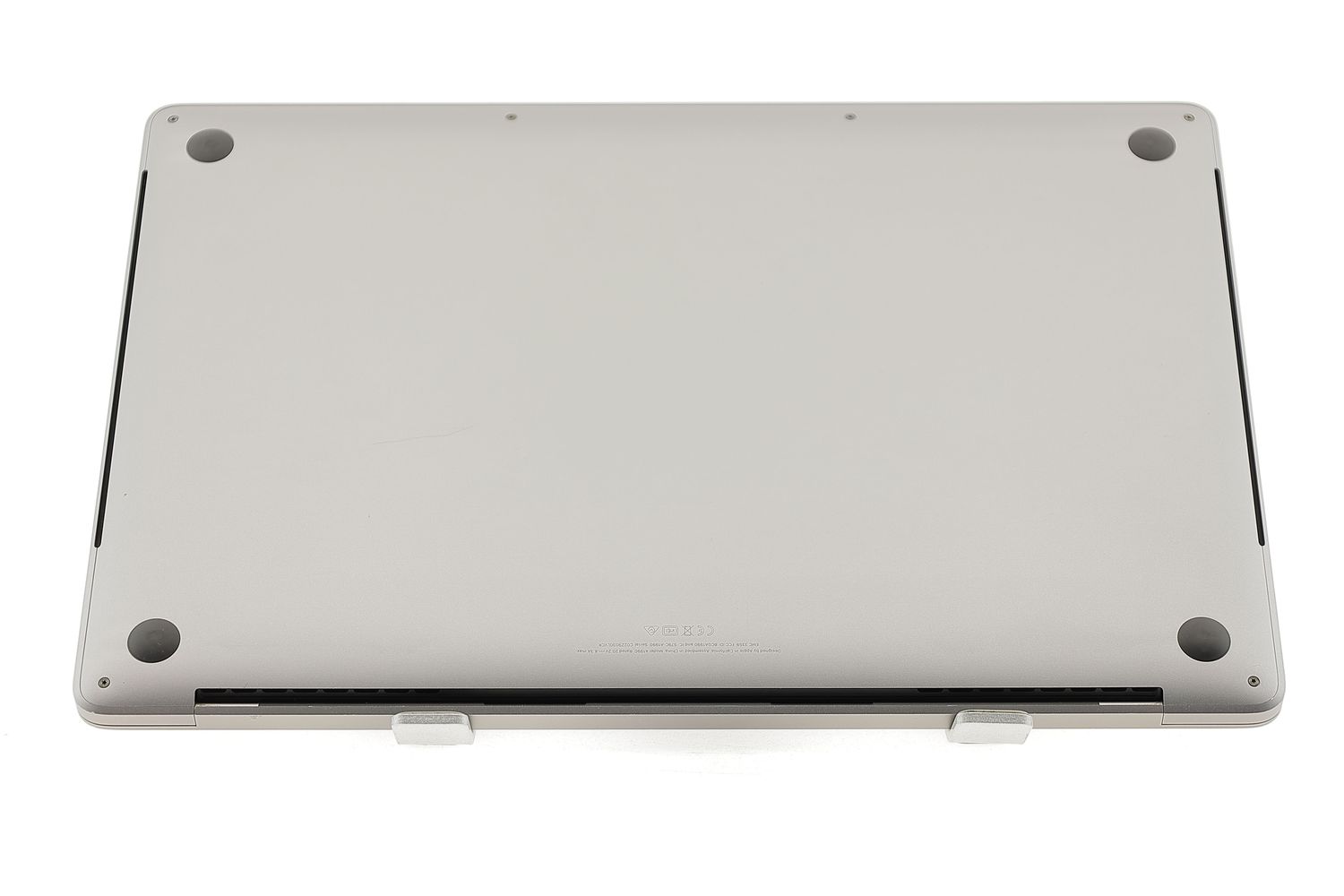 Apple MacBook Pro 15″ Touch Bar 2019, i9 2.4 GHz, 32 GB, AMD Radeon Pro 560x 1 TB Space Gray - Excelent