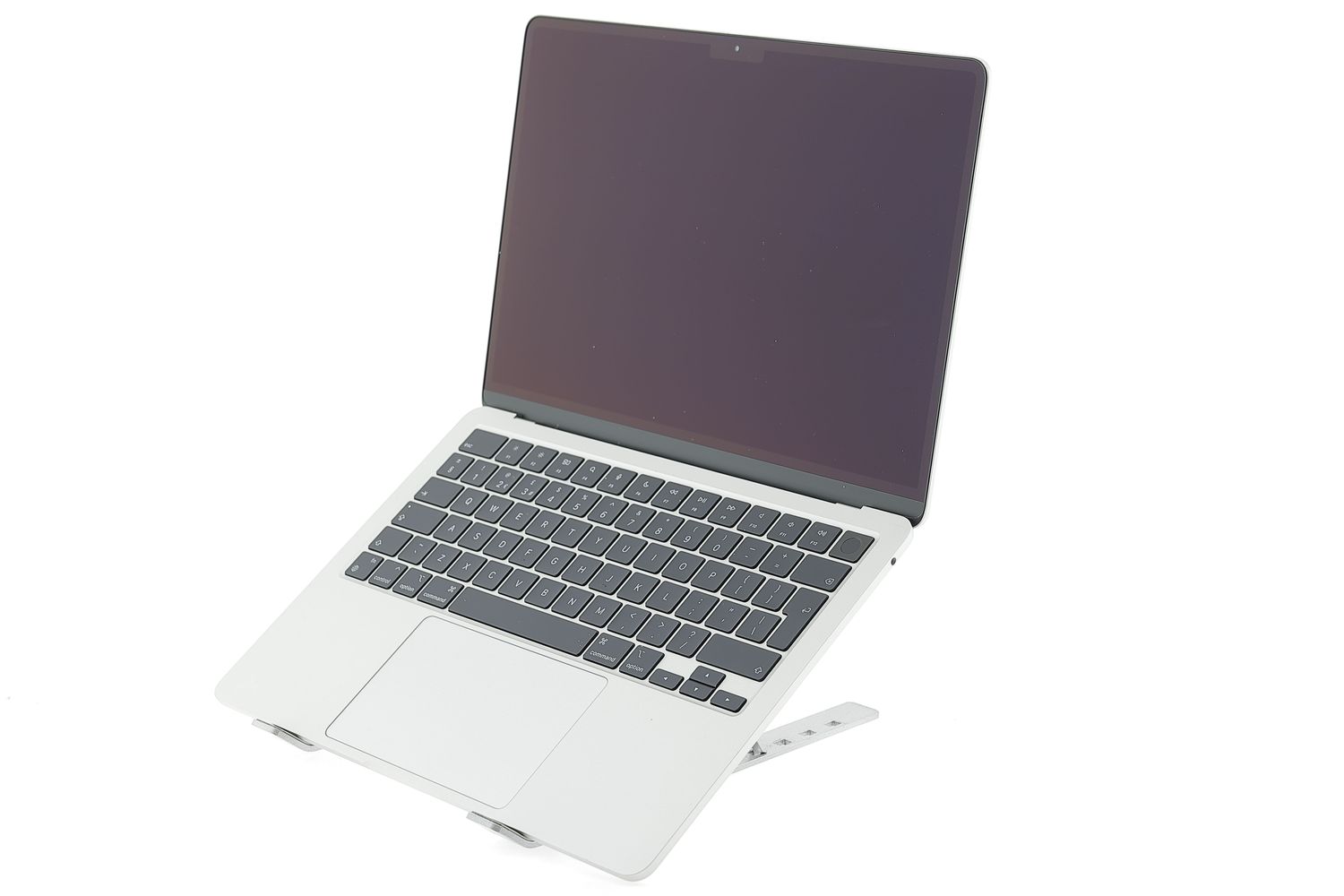 Apple MacBook Air 13″ 2022, M2 8 Cores, 8 GB, 10 core GPU 2 TB Silver - Excelent
