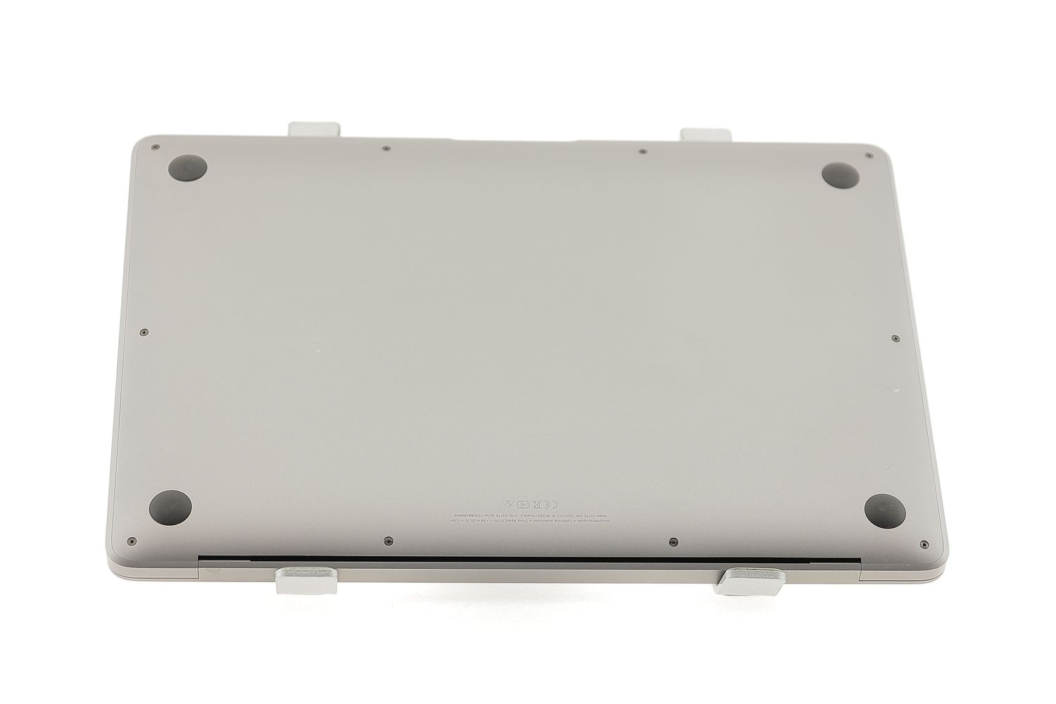Apple MacBook Air 13″ 2020, i3 1.1 GHz, 8 GB, Intel Iris Plus 256 GB Space Gray - Отлично