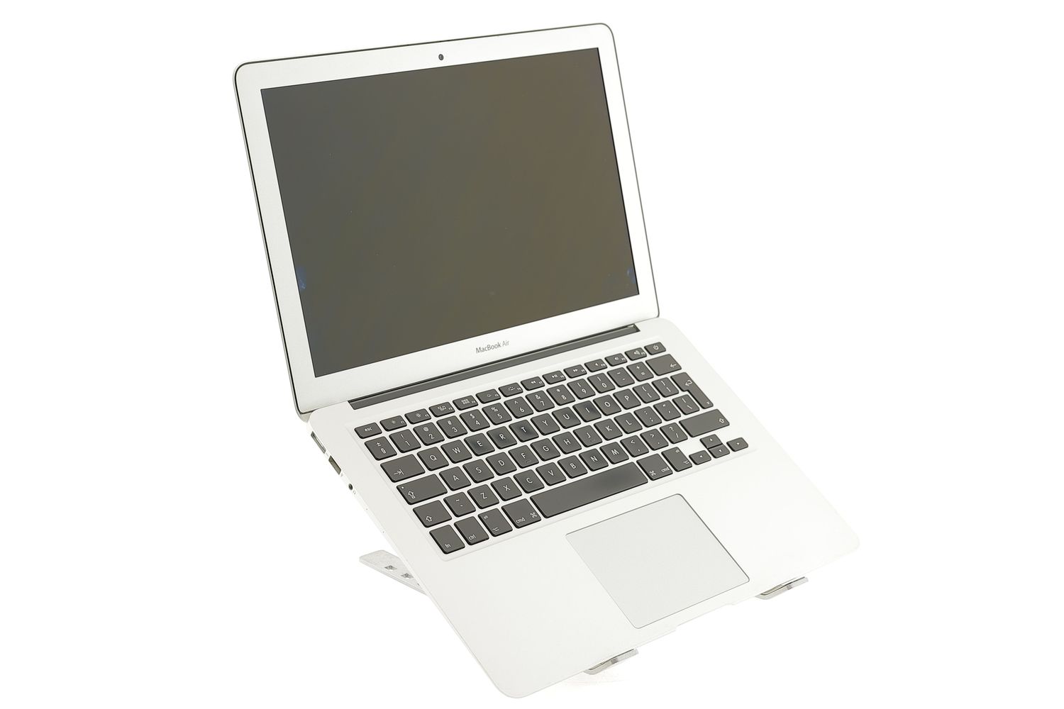 Apple MacBook Air 13″ 2017, i5 1.8 GHz, 8 GB, HD Graphics 6000 128 GB Silver - Ca nou