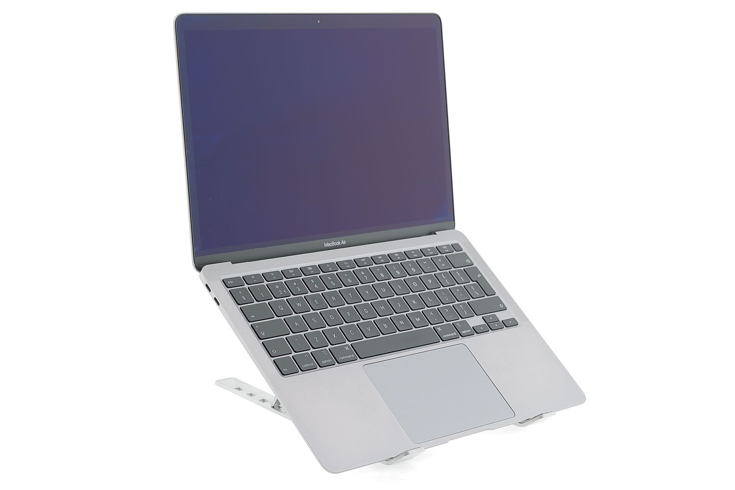 Apple MacBook Air 13″ 2020, i7 1.2 GHz, 16 GB, Intel Iris Plus 256 GB Space Gray - Excelent