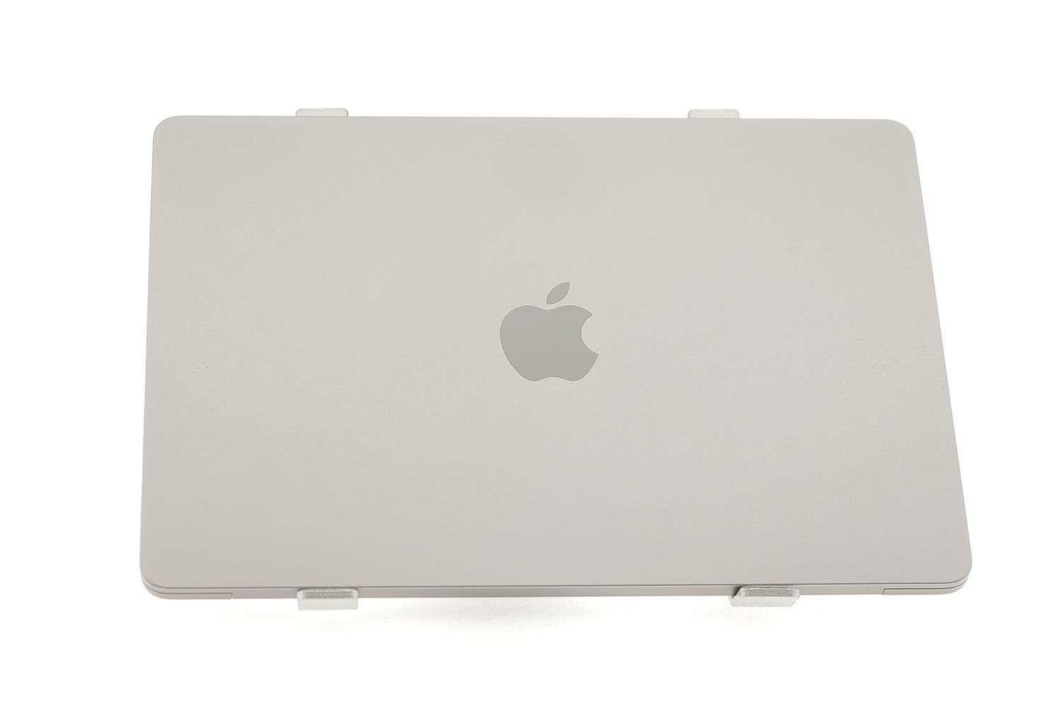 Apple MacBook Air 13″ 2020, M1 8 Cores, 8 GB, 8 core GPU 256 GB Space Gray - Много добро