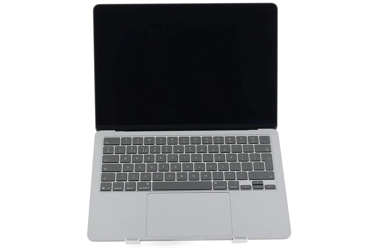 Apple MacBook Air 13″ 2022, M2 8 Cores, 8 GB, 8 core GPU 256 GB Space Gray - Excelent