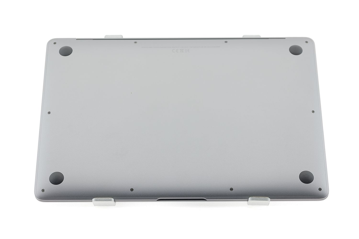 Apple MacBook Air 13″ 2020, i3 1.1 GHz, 8 GB, Intel Iris Plus 256 GB Space Gray - Excelent