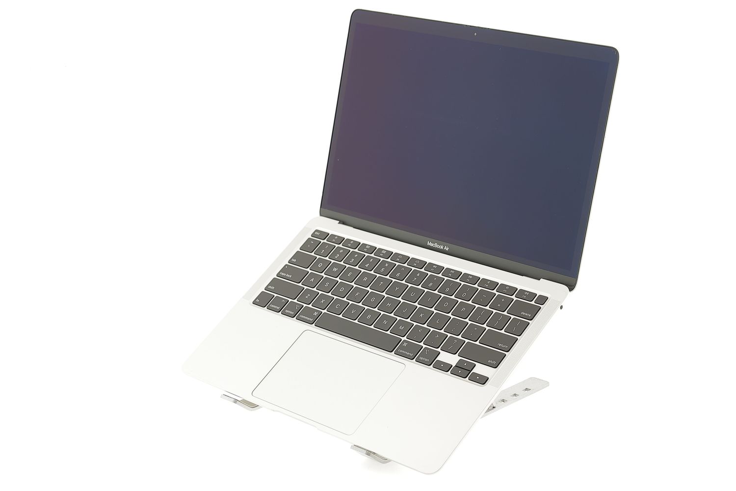 Apple MacBook Air 13″ 2020, i5 1.1 GHz, 8 GB, Intel Iris Plus 256 GB Silver - Excelent