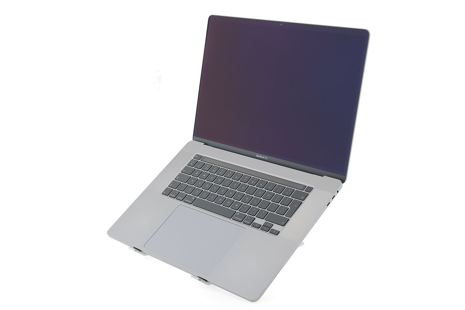 Apple MacBook Pro 16″ Touch Bar 2019, i7 2.6 GHz, 16 GB, AMD Radeon Pro 5300M 512 GB Space Gray - Много добро