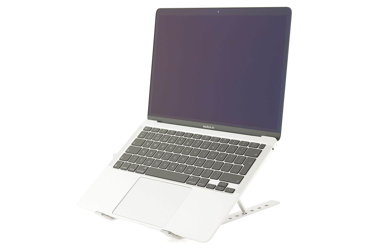Apple MacBook Air 13″ 2020, M1 8 Cores, 8 GB, 8 core GPU 512 GB Silver - Nagyon jó
