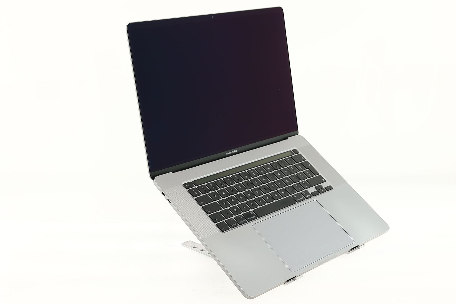 Apple MacBook Pro 16″ Touch Bar 2019, i7 2.6 GHz, 32 GB, AMD Radeon Pro 5500M 512 GB Space Gray - Foarte bun