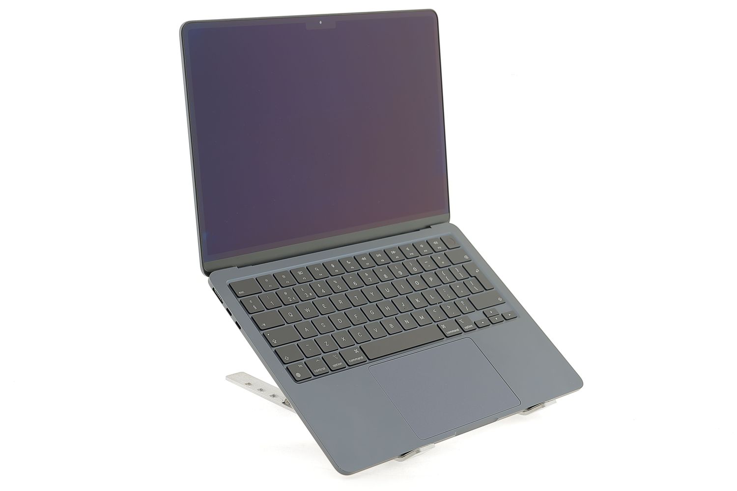 Apple MacBook Air 13″ 2022, M2 8 Cores, 16 GB, 8 core GPU 256 GB Midnight - Nagyon jó