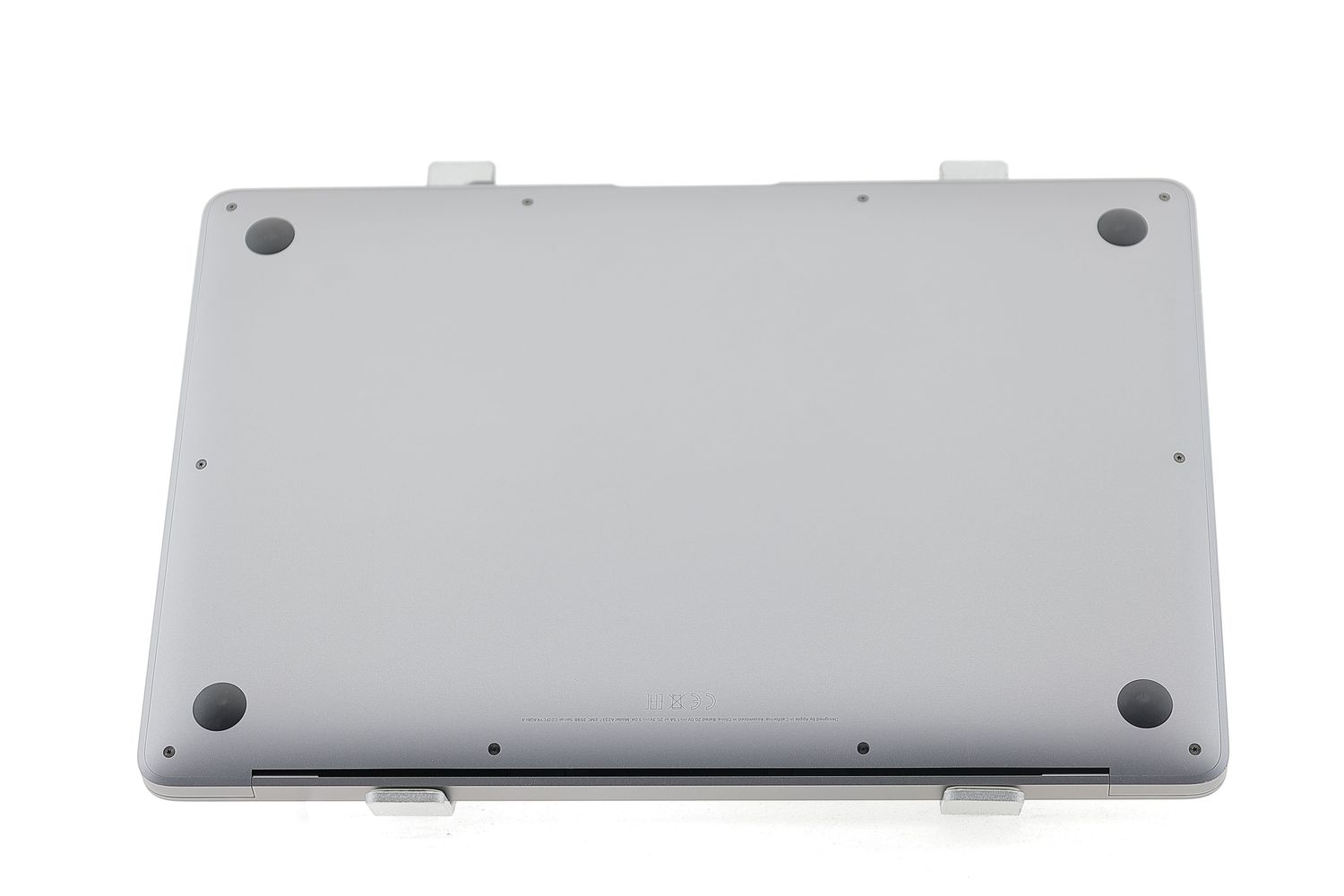 Apple MacBook Air 13″ 2020, M1 8 Cores, 8 GB, 7 core GPU 256 GB Space Gray - Nagyon jó