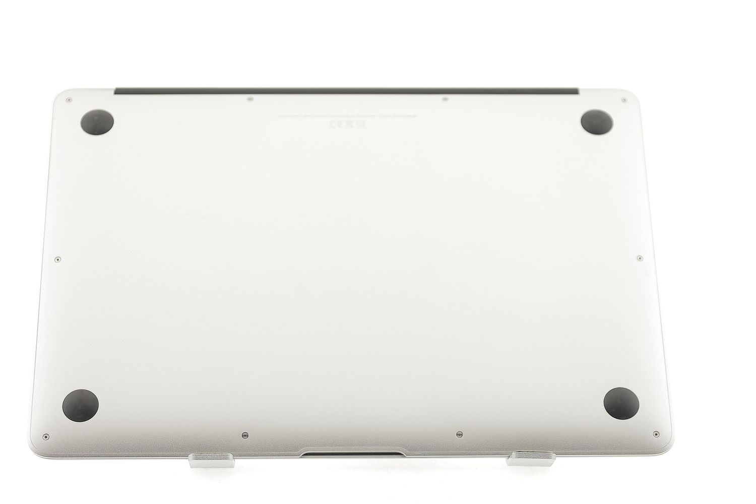 Apple MacBook Air 13″ 2017, i5 1.8 GHz, 8 GB, HD Graphics 6000 128 GB Silver - Много добро
