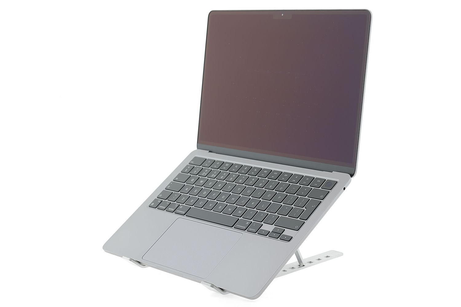 Apple MacBook Air 13″ 2022, M2 8 Cores, 8 GB, 8 core GPU 256 GB Space Gray - Много добро