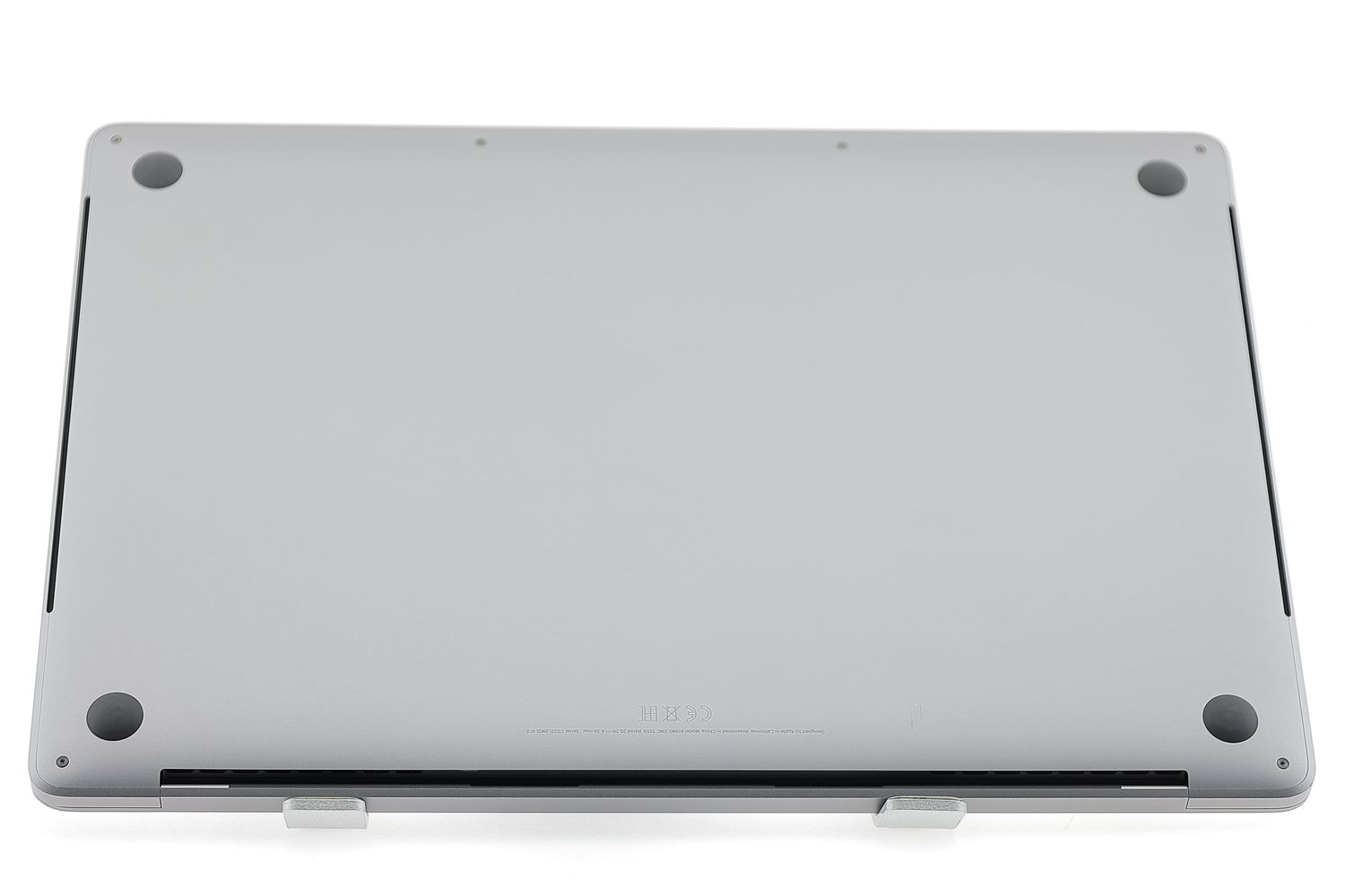 Apple MacBook Pro 15″ Touch Bar 2019, i7 2.6 GHz, 16 GB, AMD Radeon Pro 555X 256 GB Space Gray - Много добро