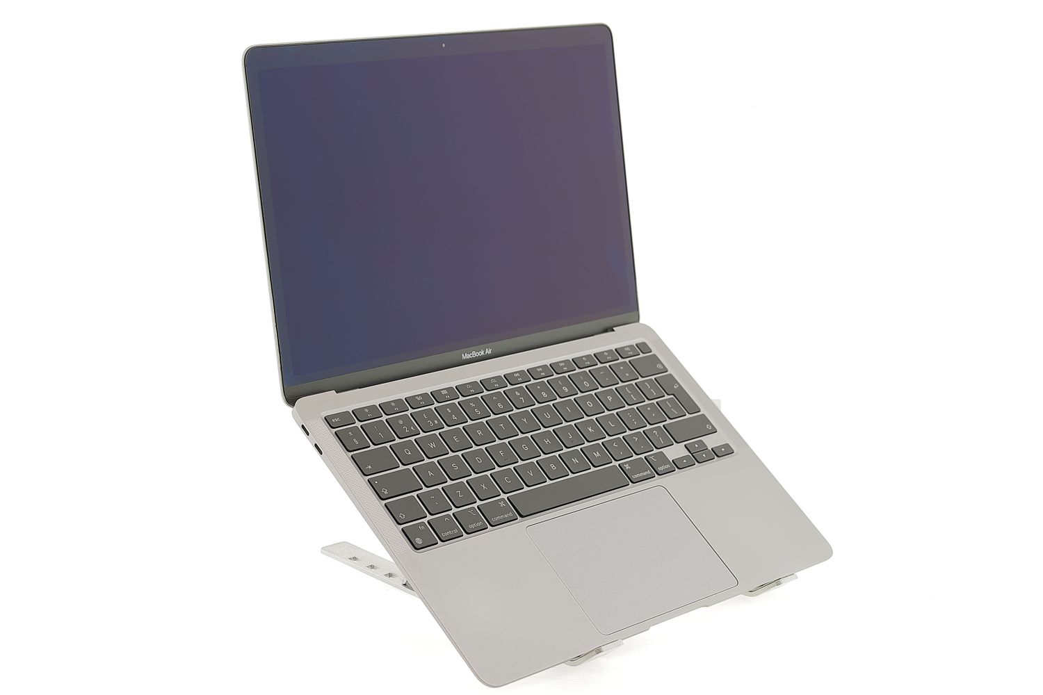 Apple MacBook Air 13″ 2020, i3 1.1 GHz, 8 GB, Intel Iris Plus 256 GB Space Gray - Nagyon jó