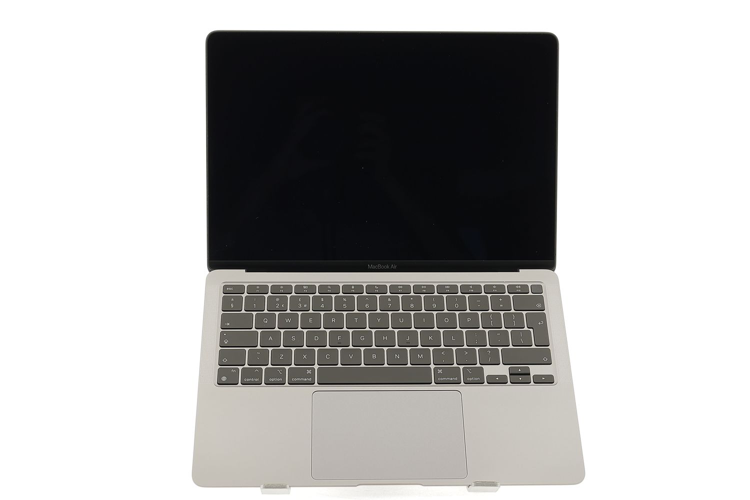 Apple MacBook Air 13″ 2020, i3 1.1 GHz, 8 GB, Intel Iris Plus 256 GB Space Gray - Като нов