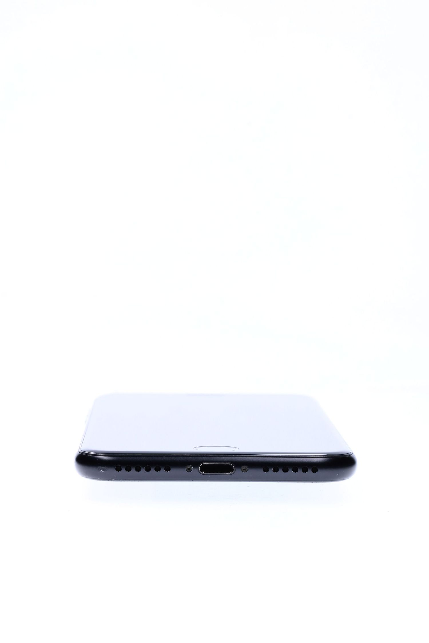 Apple iPhone 7 128 GB Black - Много добро