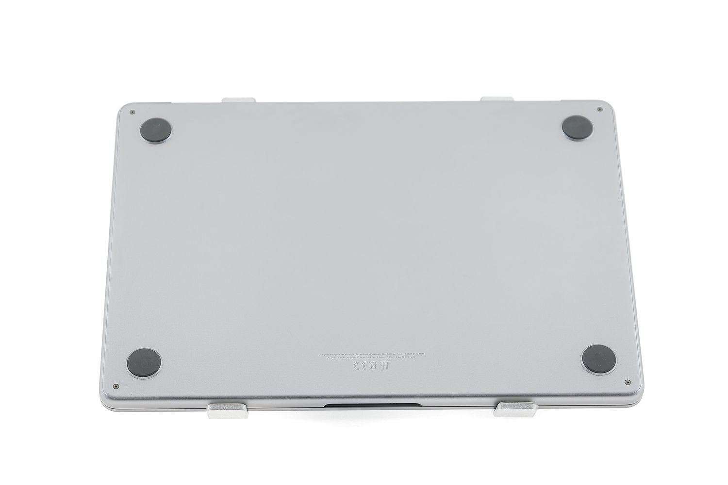 Apple MacBook Air 13″ 2022, M2 8 Cores, 8 GB, 8 core GPU 256 GB Space Gray - Като нов