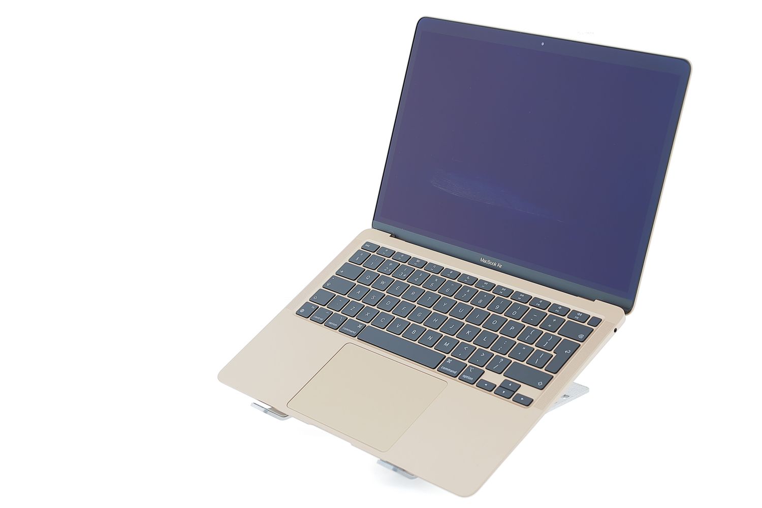 Apple MacBook Air 13″ 2020, M1 8 Cores, 8 GB, 7 core GPU 256 GB Gold - Много добро