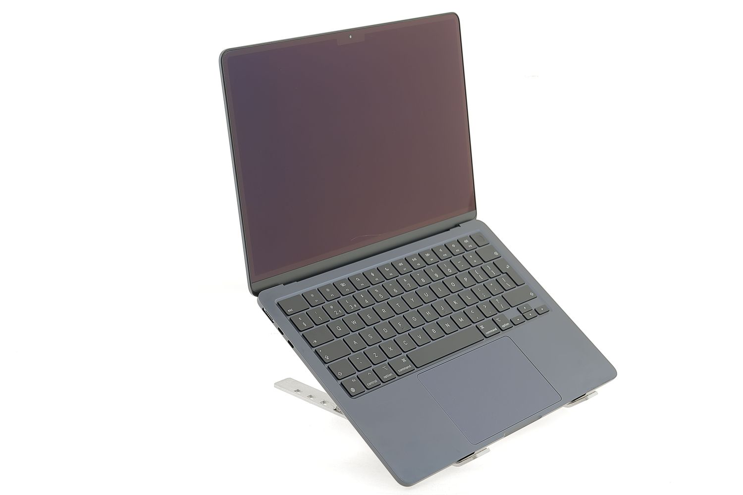 Apple MacBook Air 13″ 2022, M2 8 Cores, 8 GB, 8 core GPU 256 GB Midnight - Ca nou