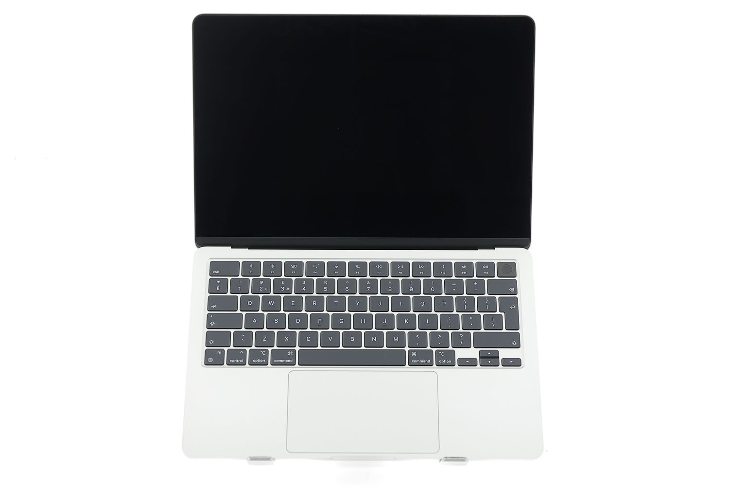 Apple MacBook Air 13″ 2022, M2 8 Cores, 8 GB, 10 core GPU 512 GB Silver - Много добро