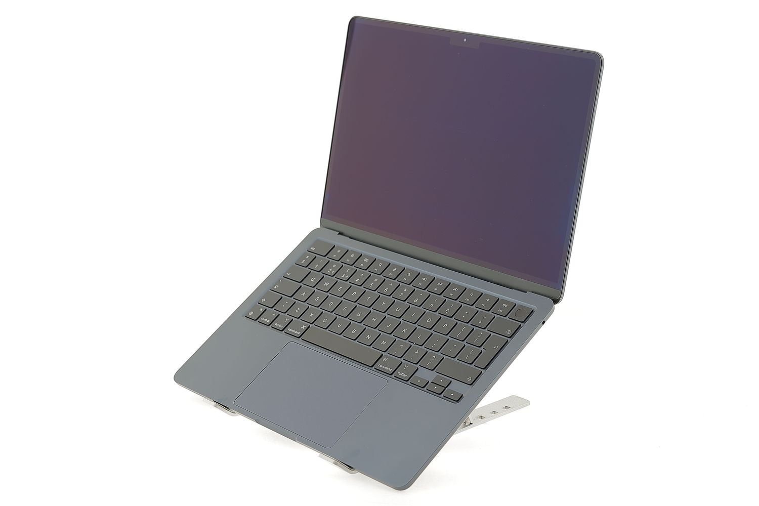 Apple MacBook Air 13″ 2022, M2 8 Cores, 16 GB, 8 core GPU 256 GB Midnight - Nagyon jó
