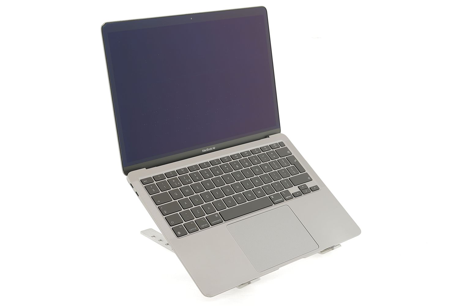Apple MacBook Air 13″ 2020, i3 1.1 GHz, 8 GB, Intel Iris Plus 256 GB Space Gray - Foarte bun